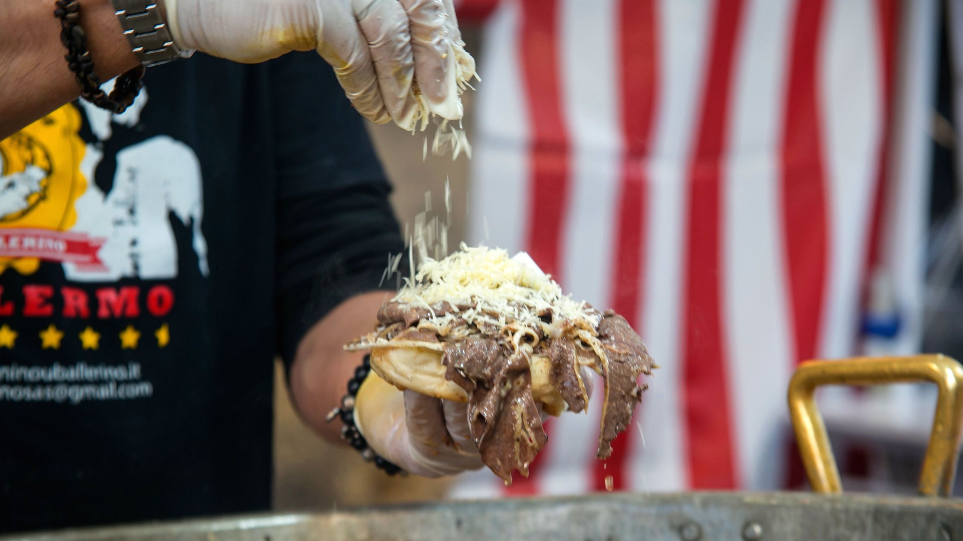 street-food-fest-palermo-pane-e-meuza-direttamente-dal-pentolone