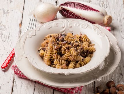 089-17-fusilli-radicchio-e-nocciole