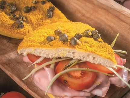 focaccia-gialla-con-curcuma-e-capperi-mortadella-e-puntarelle_a130