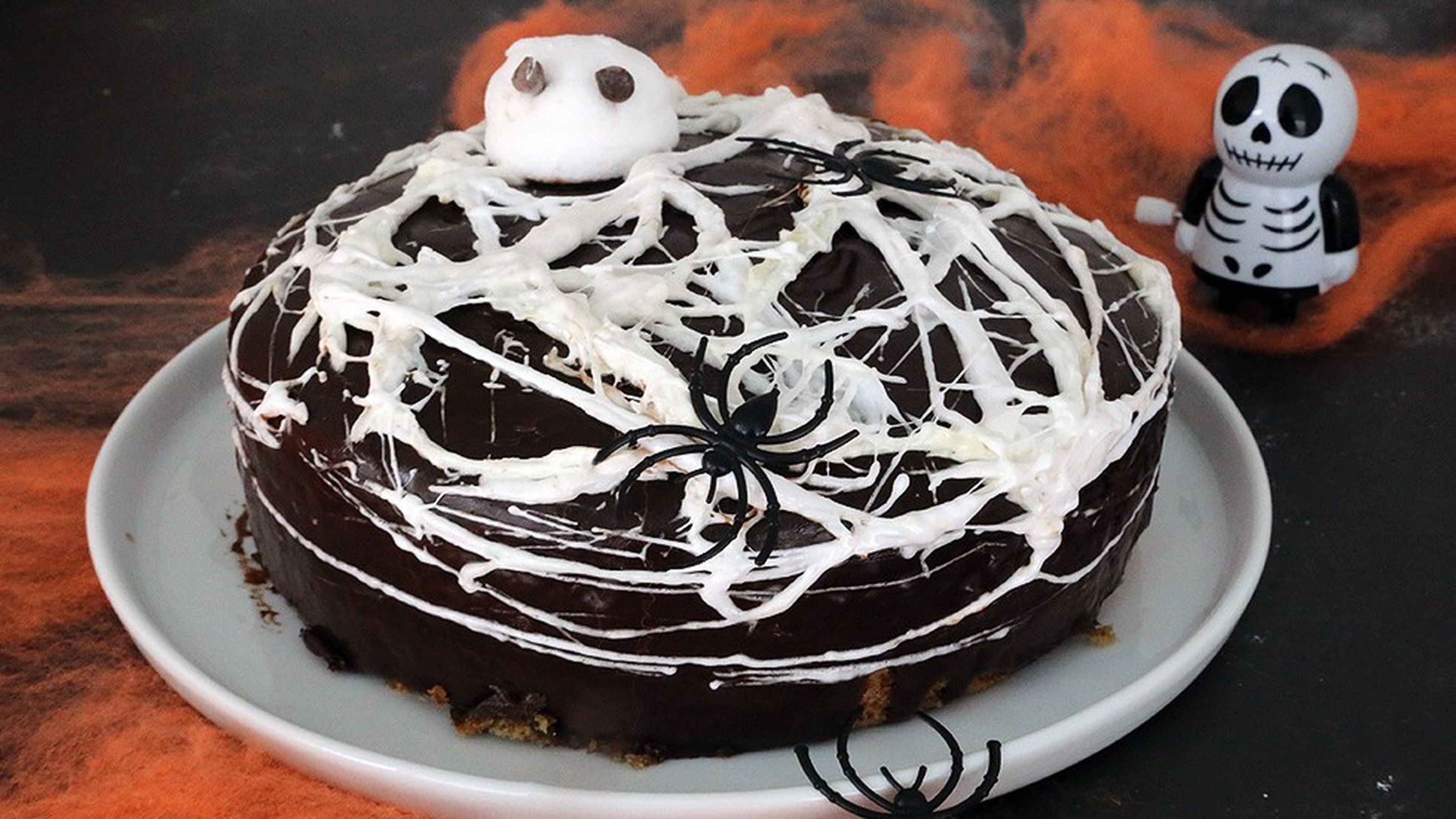 torta-alla-zucca-con-ragnatela-9
