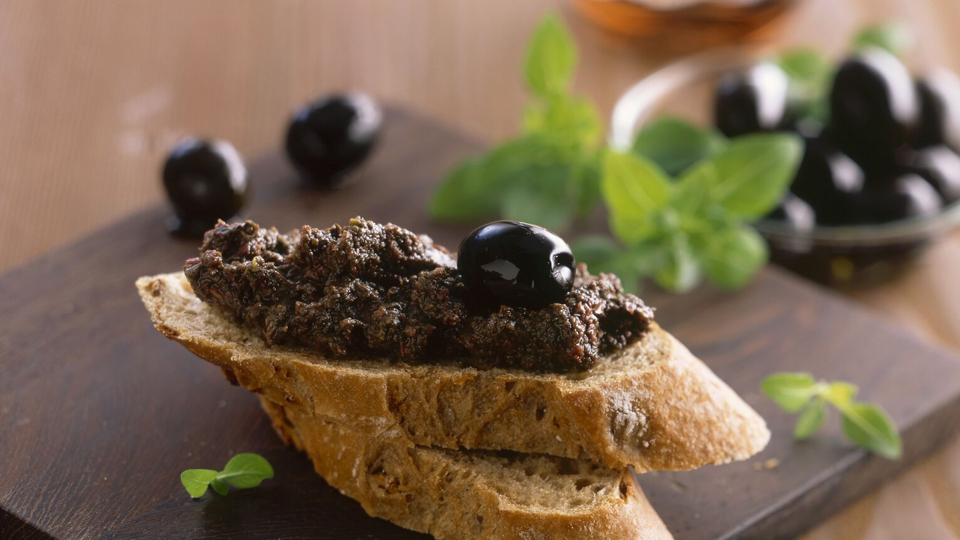 pate di olive nere