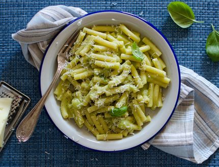 pasta con crema di fave e pecorino (5)