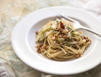 pasta alle acciughe con puntarelle