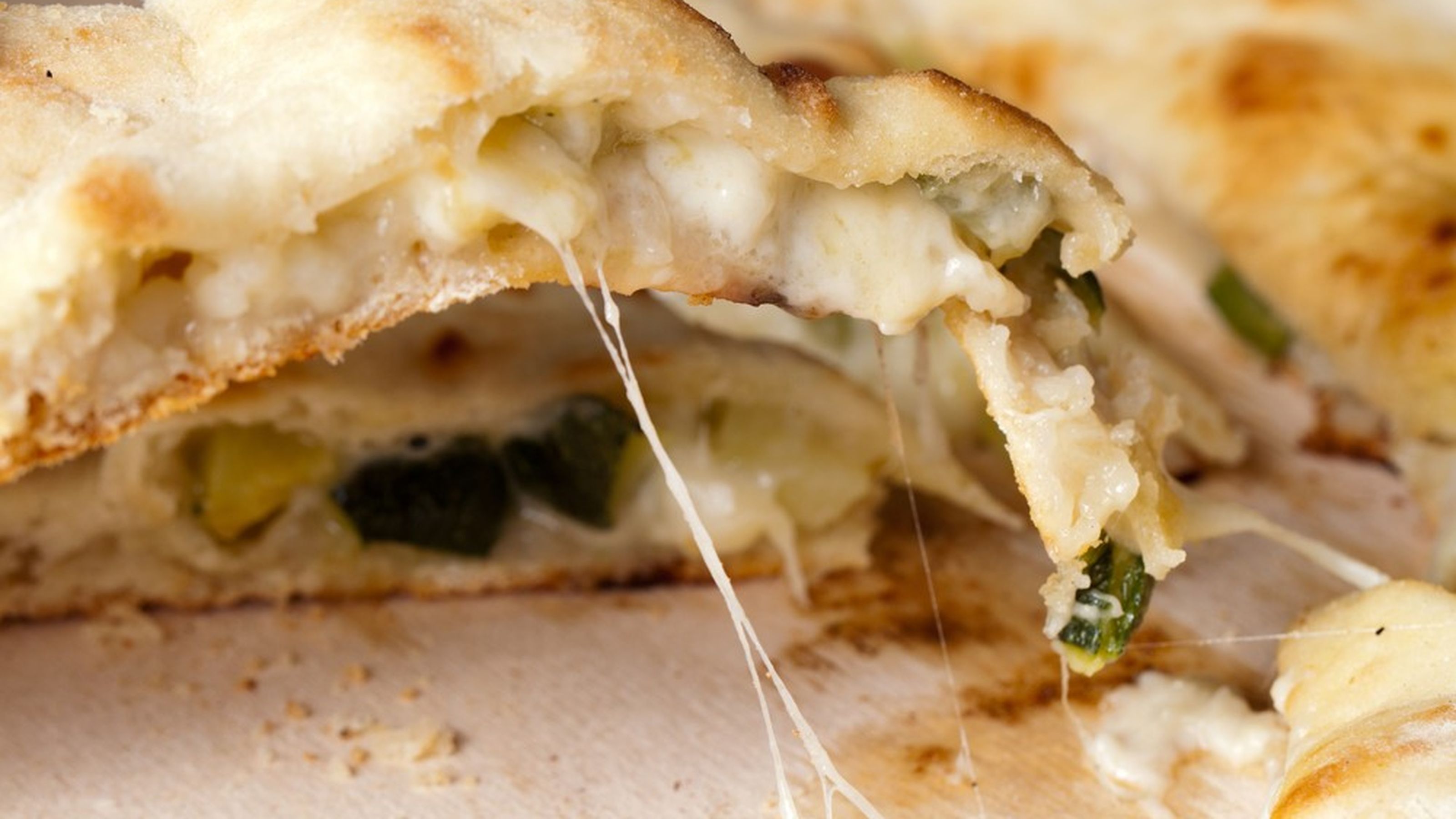 PIzza ripiena di zucchine