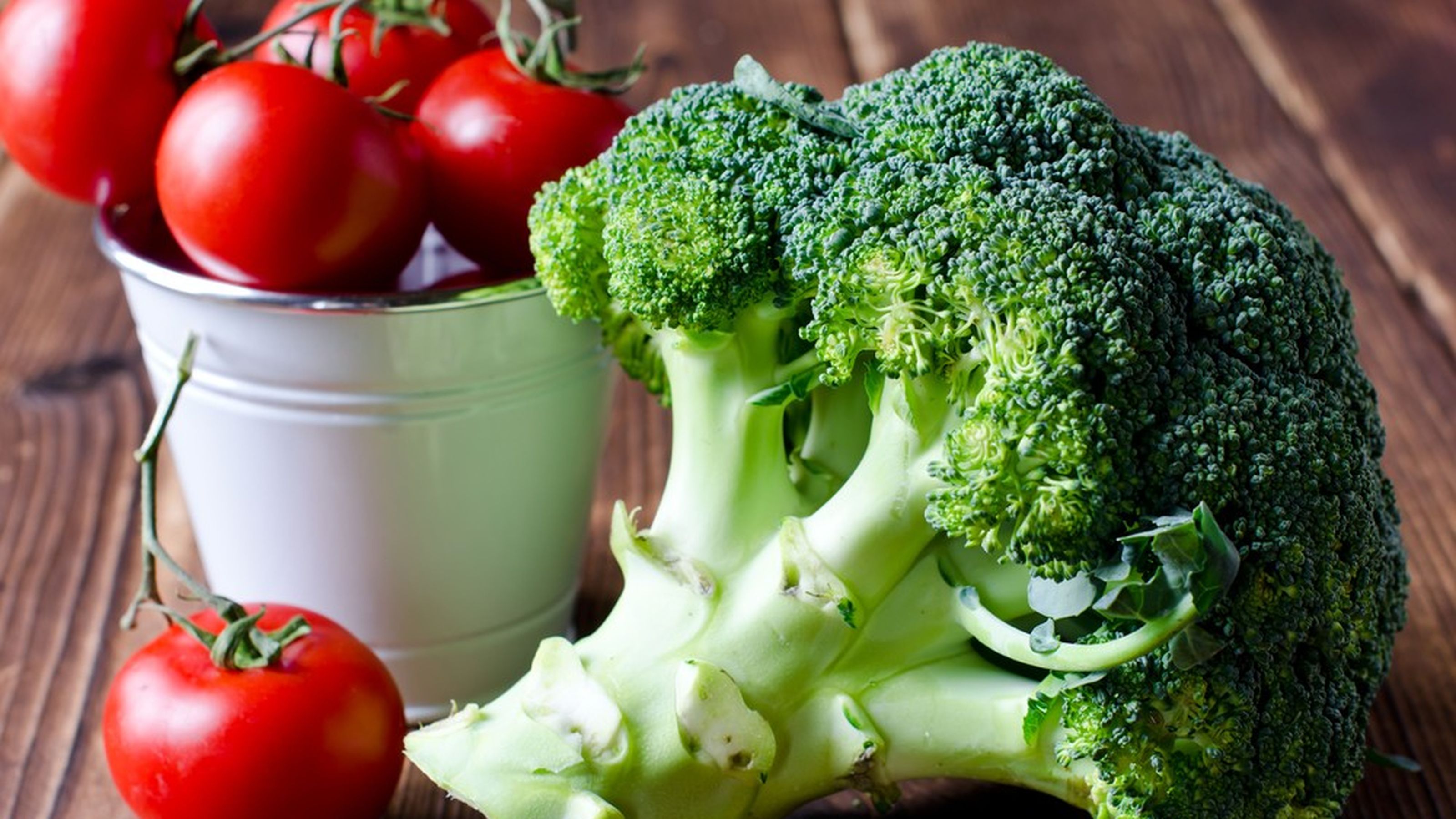 broccoli e pomodori