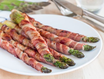 Asparagi al prosciutto