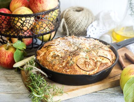 torta mele e rosmarino