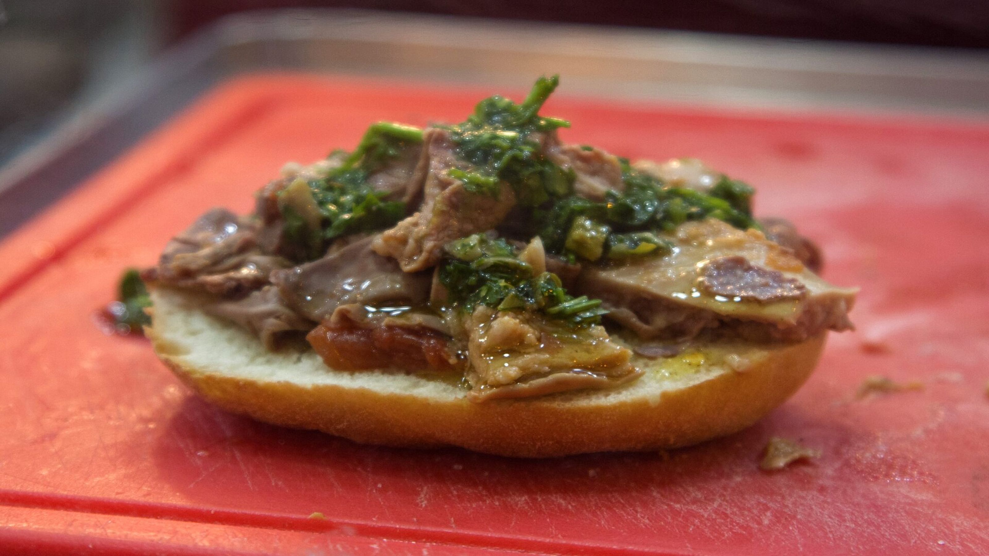 street-food-fest-palermo-panino-con-interiora-e-verdura