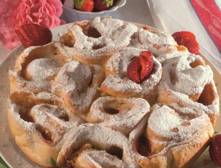 torta-di-rose-alla-crema-e-fragole_a76