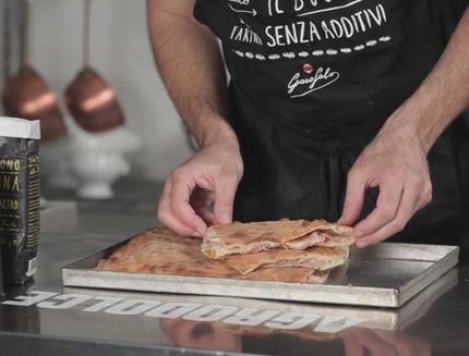 Pizza ripiena  still life