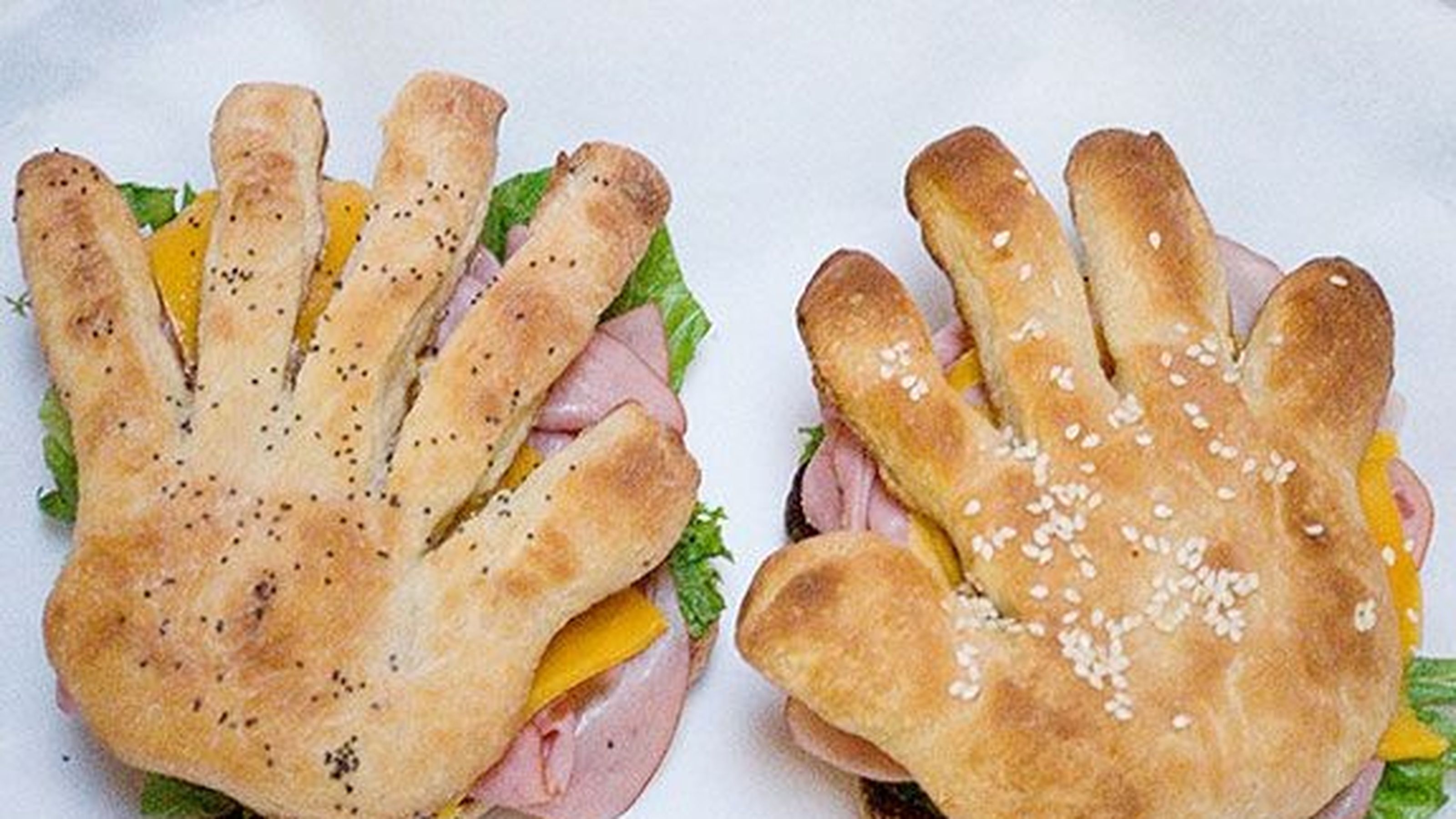 sandwich a forma di mano