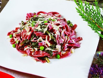 tagliatelle-rosse-con-cicoria-e-piselli_a198