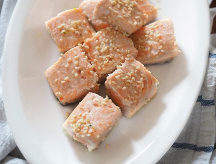 Fillet of steamed salmon with sesame seeds, Italy, Europe