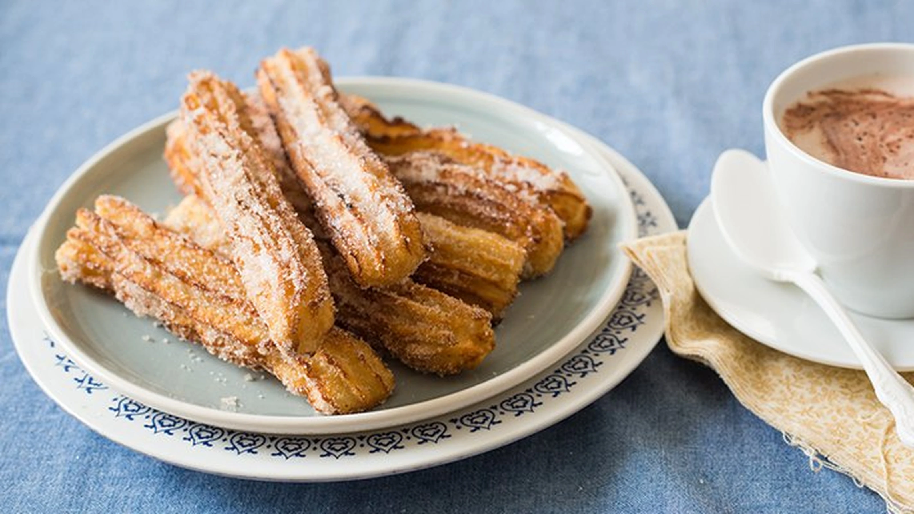 churros, dolci spagnoli fritti