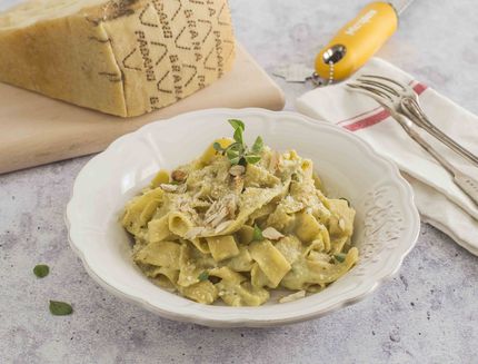 still-life-tagliatelle-di-farro-con-crema-di-zucchine-e-grana-padano2