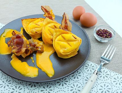 tortellacci-di-ricotta-e-pecorino-con-guanciale-e-zabaione-di-a1896-5