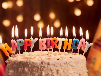 Torte di compleanno con candeline