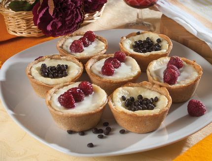 cestini-di-frolla-con-ricotta-e-purea-di-lamponi_a65