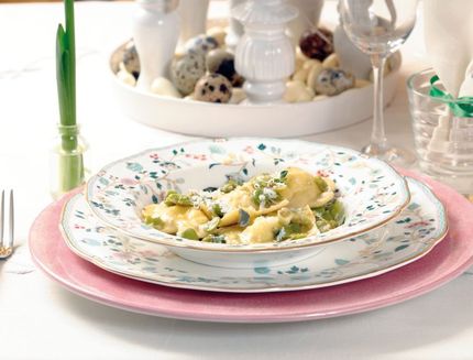 Fiori di sfoglia con ricotta, pecorino e fave novelle