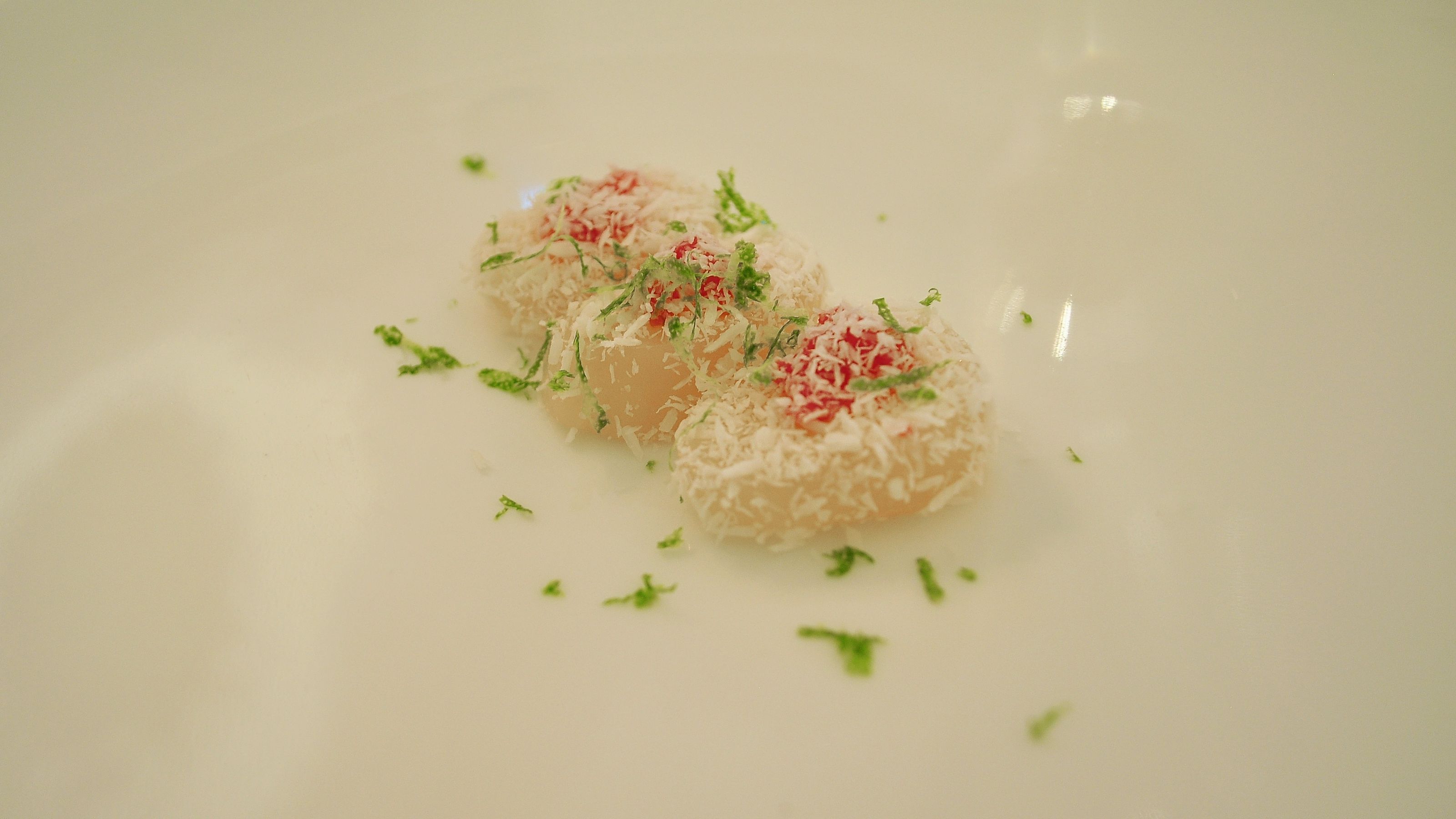 chinappi-02-cappasanta-cocco-lime-e-cipolla