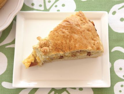 pizza-ripiena-di-formaggio-e-salumi-con-il-bimby-a1053