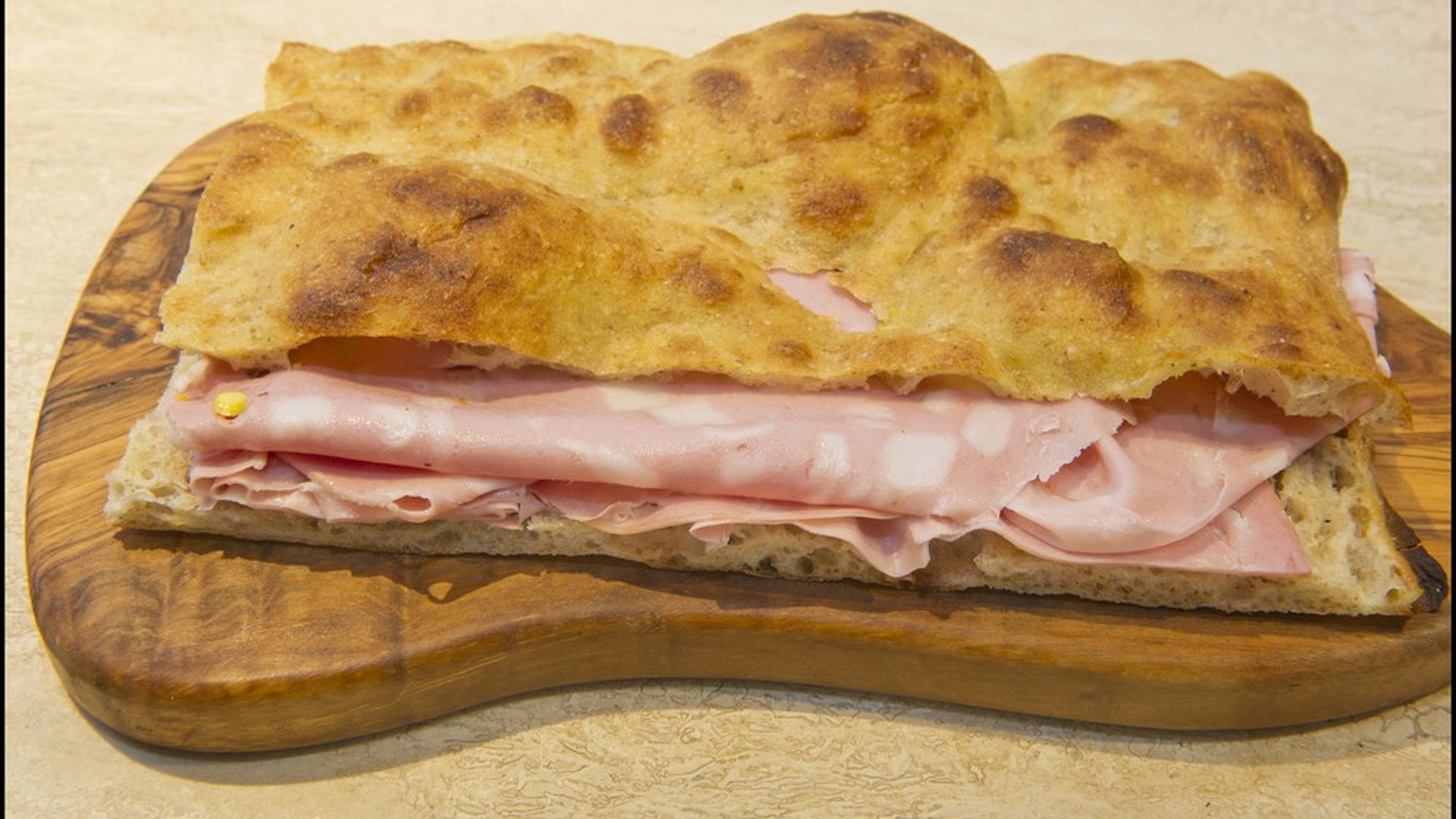 pizza e mortadella