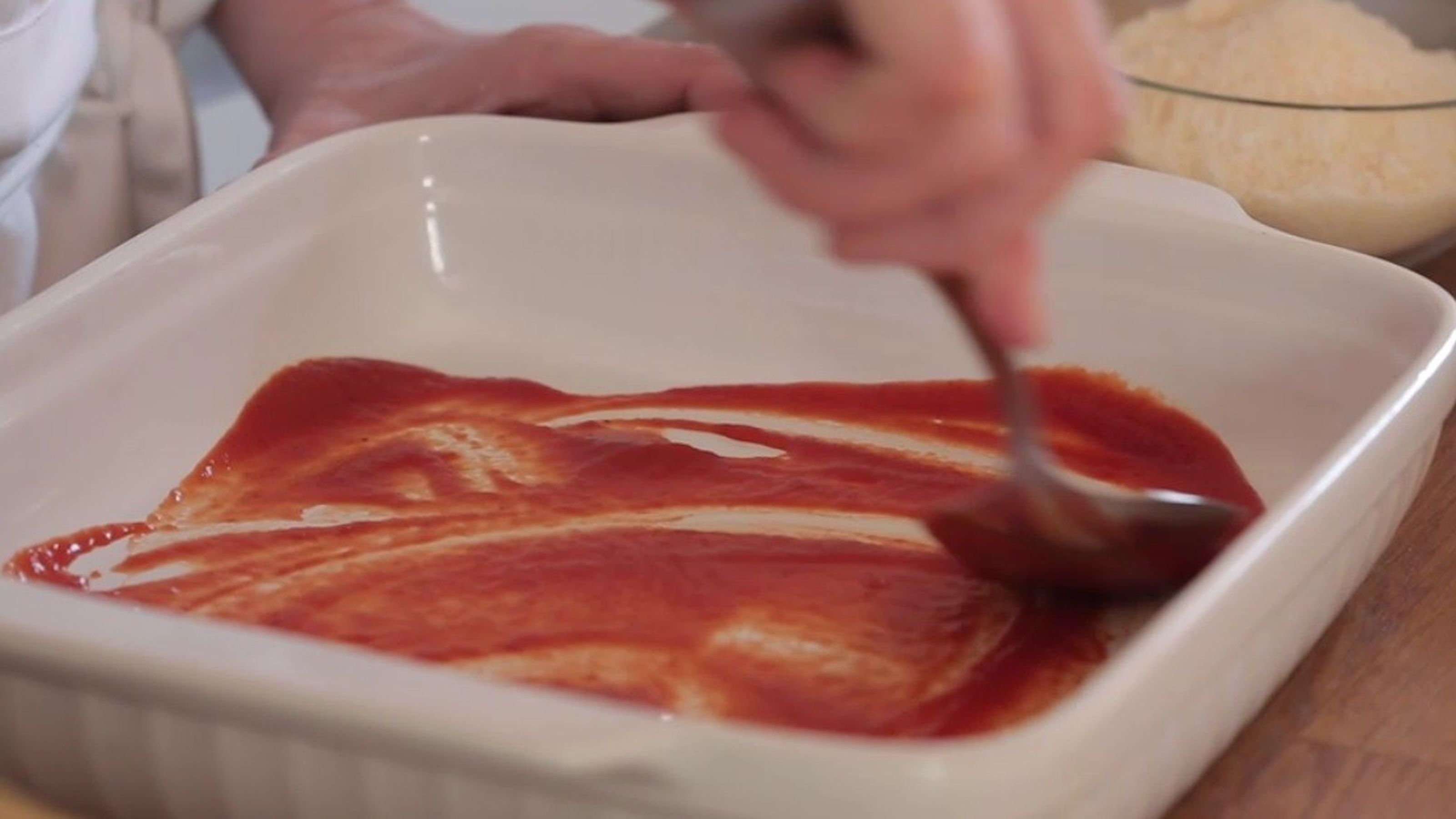 la_salsa_sul_fondo_della_pirofila
