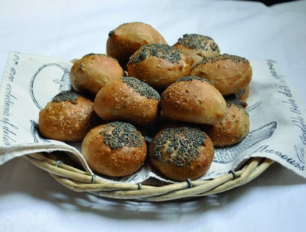 panini-alle-noci-con-semi-di-papavero-a838-1