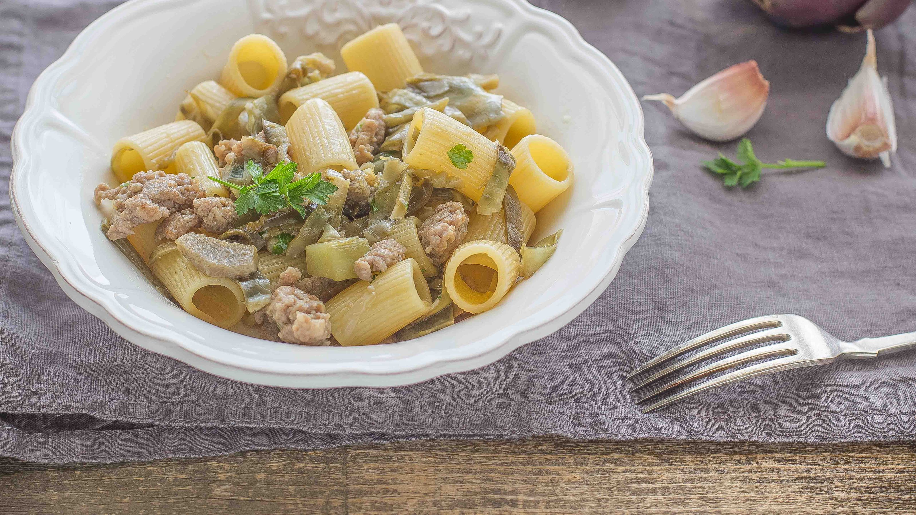still-life-pasta-con-carciofi-e-salsiccia2-1