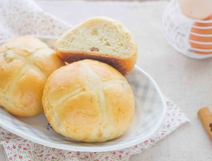 Still life hot cross buns.3