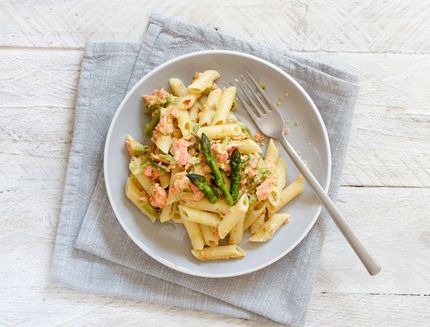 Penne al salmone e asparagi