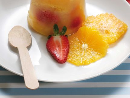 bimby-aspic-di-frutta-con-succo-di-arancia-e-fragole-a0795