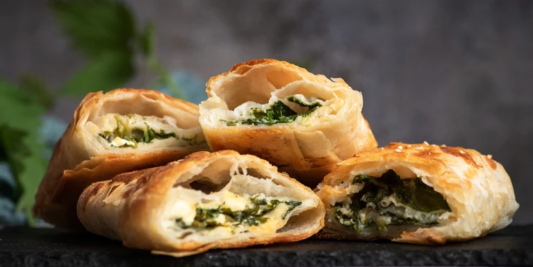 Strudel salato con spinaci e feta