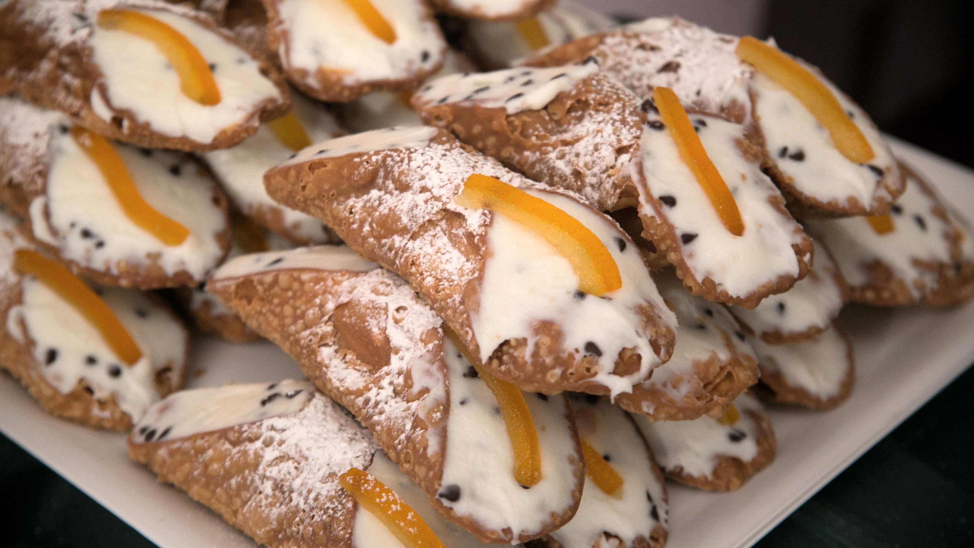 street-food-fest-palermo-cannoli-siciliani