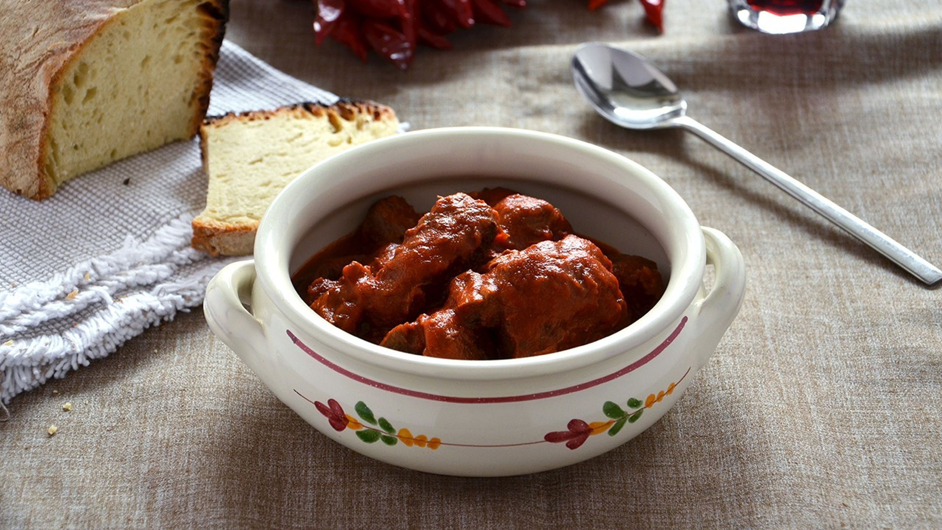 Pezzetti-di-cavallo-al-sugo