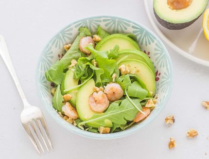 still-life-insalata-con-avocado-noci-e-gamberi-3