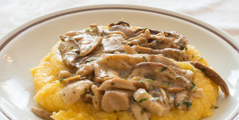 Polenta taragna con funghi trifolati