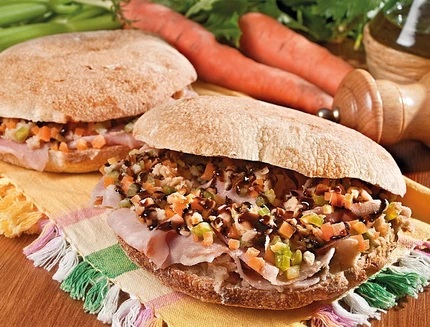 panino-con-spalla-cotta-crema-di-fagioli-risina_a355