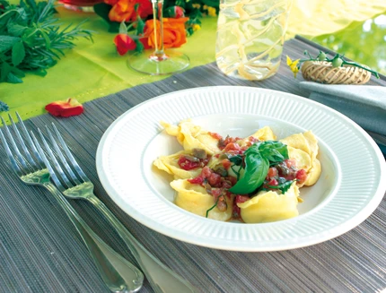 cappellacci-al-mascarpone-pomodori-olive-e-capperi-b-714
