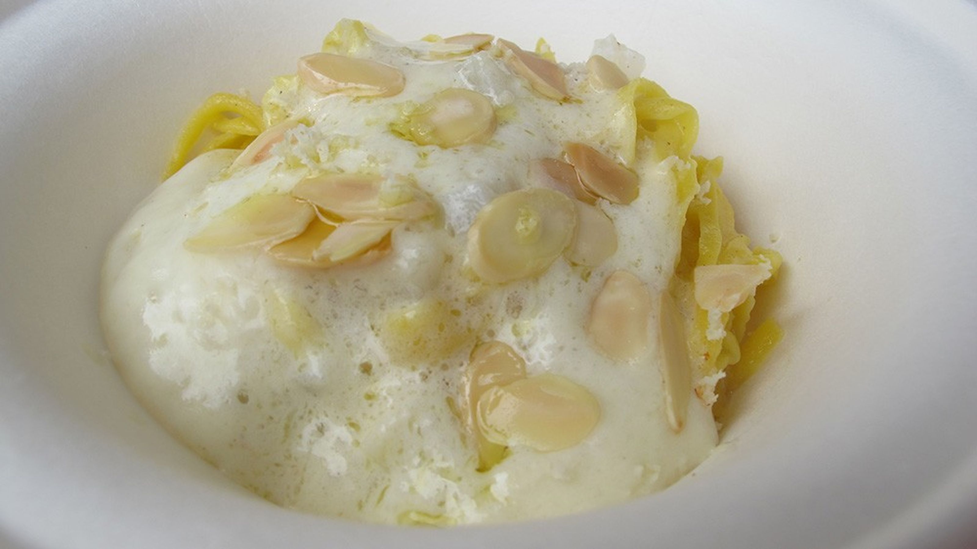 Giulio Terrinoni total white