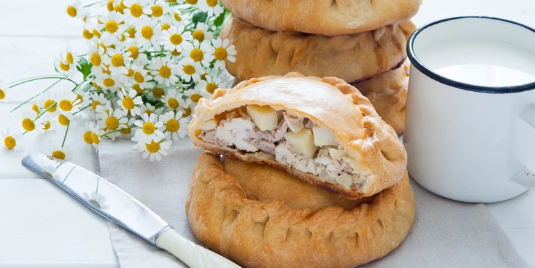 Elesh – traditional Tatar pastry with meat and potato