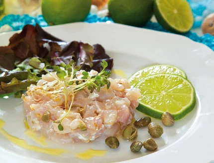 Tartare di spada con lime, capperi e germogli di senape b658