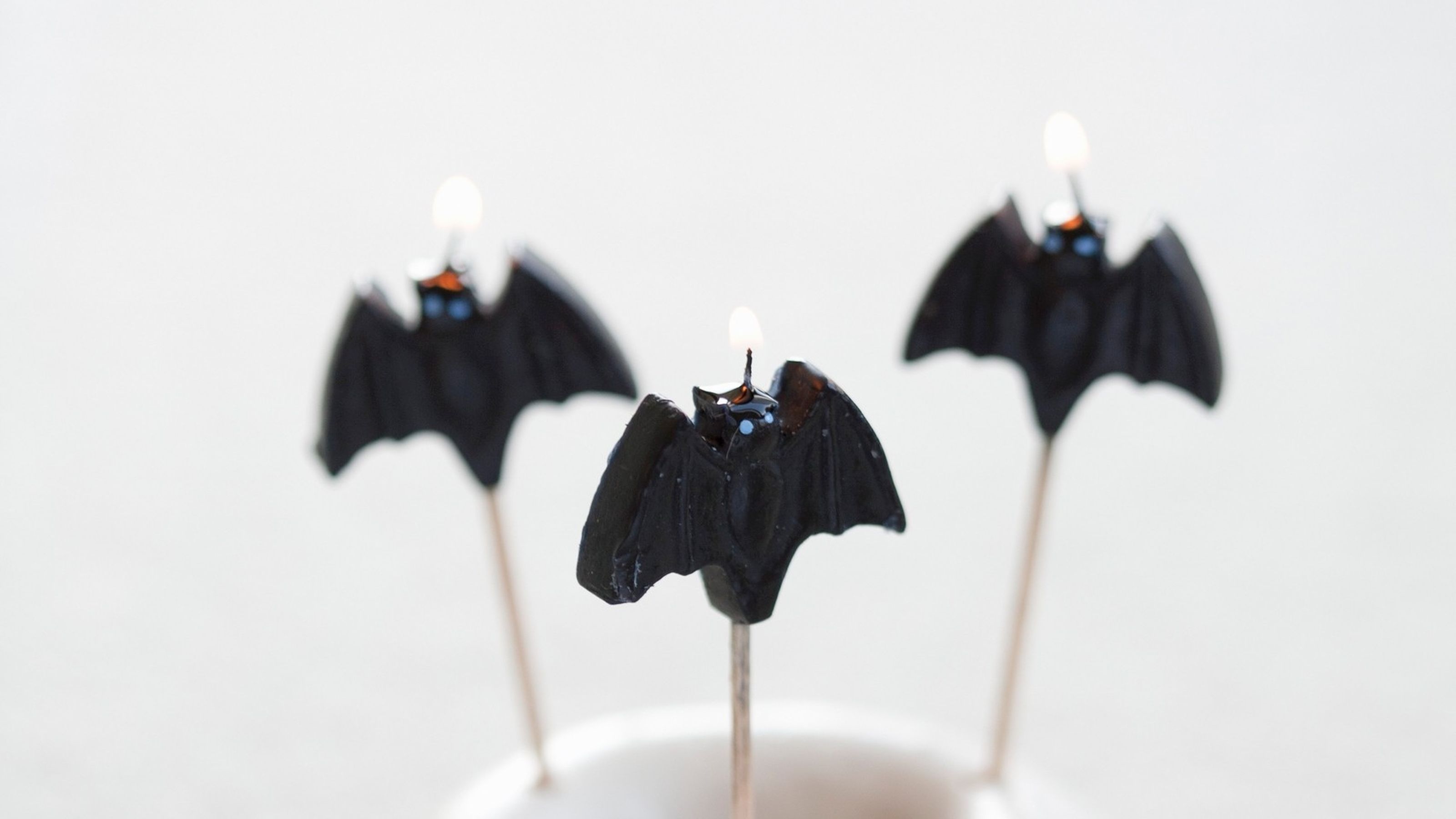 ciambelline-con-glassa-bianca-e-pipistrelli-al-bimby-b864