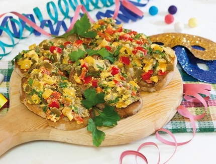 bruschette con peperoni e uova