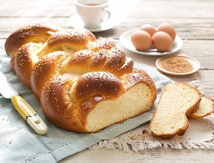 still_life_challah