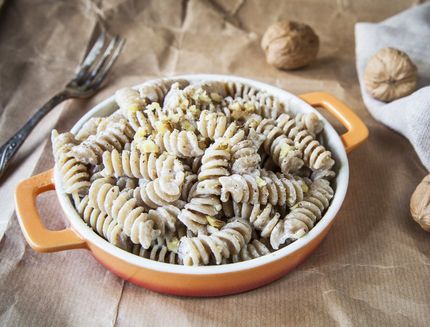 I fusilli con pesto di noci sono pronti