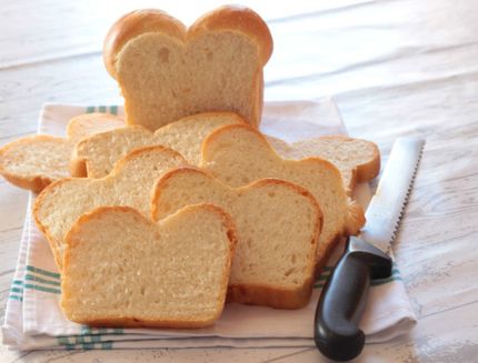 pane-al-latte-still-foto